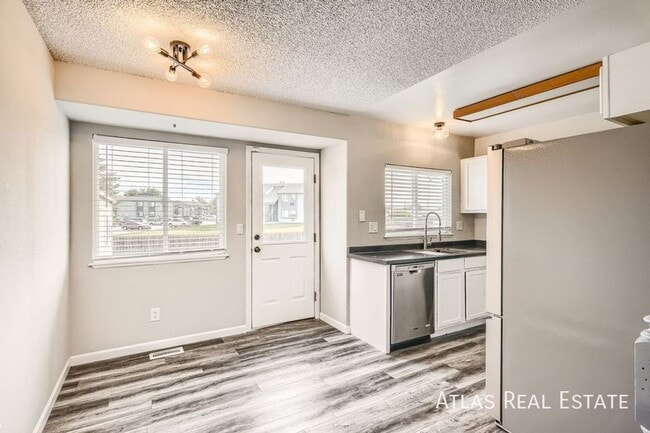 Photo - 6948 Fountain Ridge Cir