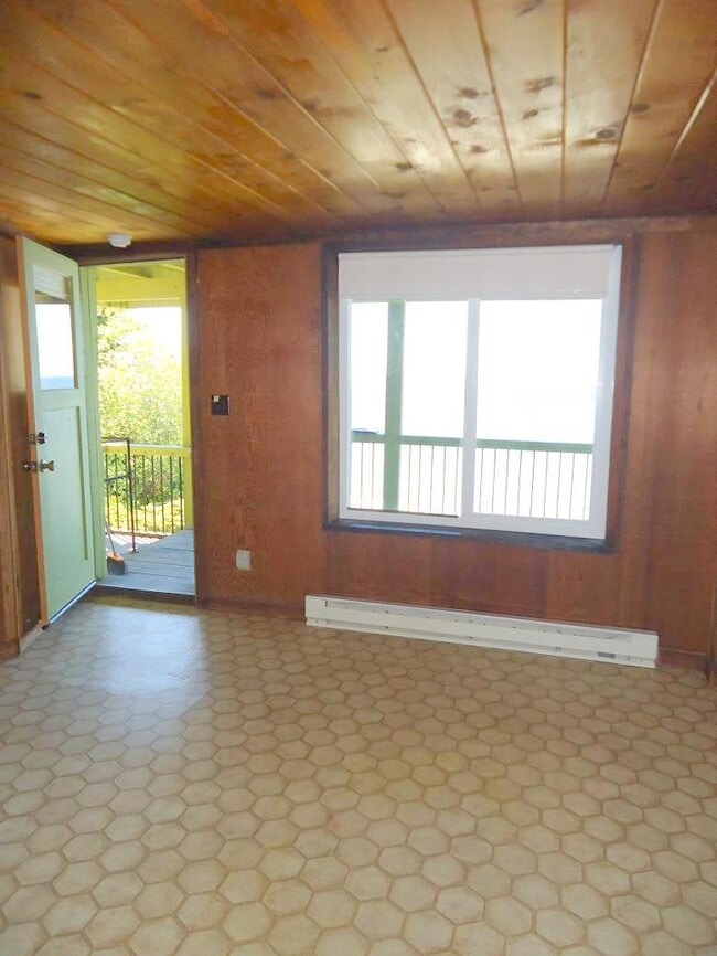 Photo - Cozy Seacliff Studio With Panoramic Ocean ...