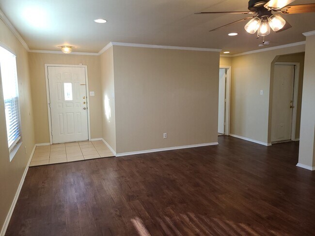 Photo - 3 Bedroom With Large Yard