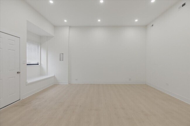 Photo - 2234 W Irving Park Rd Unit 1