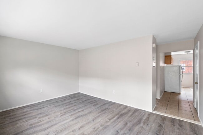 Photo - 39-45 1st St