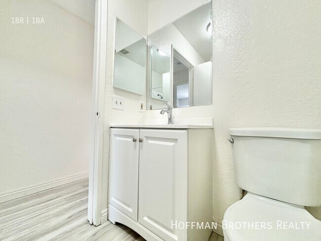 Photo - 10346 Commerce Ave Unidad 6