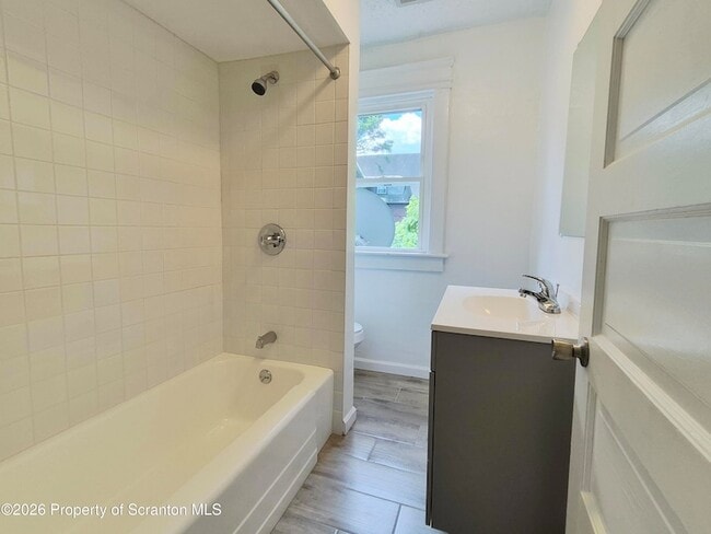 Photo - 215 Taft St Unit 2