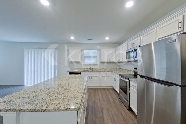 Photo - 247 Western Red Cedar Dr