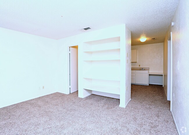 2BD,2BA - 1045 SF