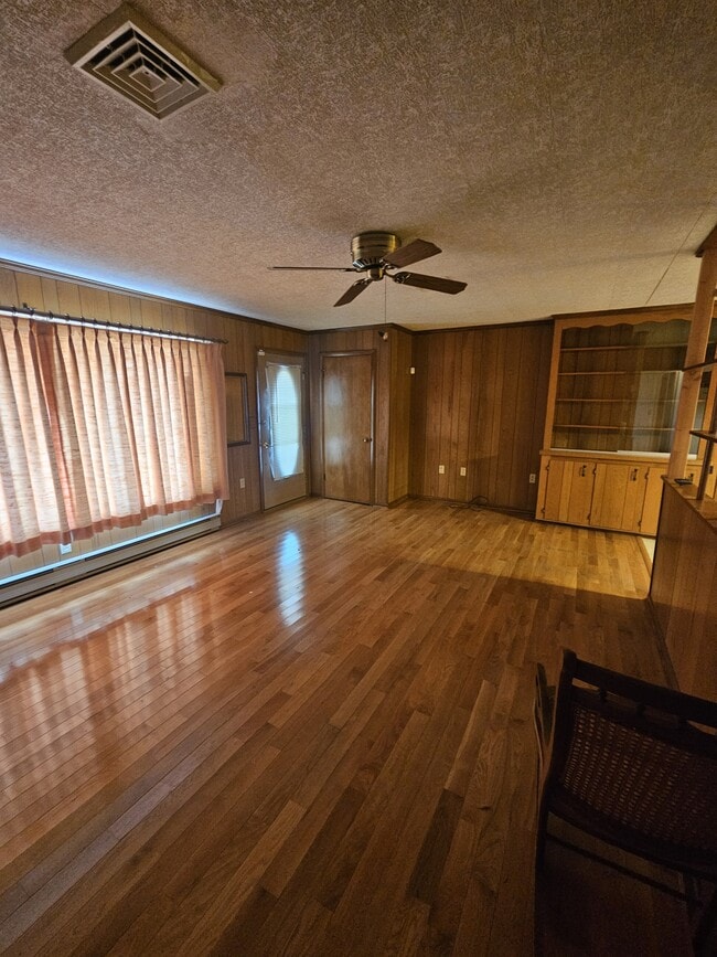 Building Photo - 5044 Rhodesdale Vienna Rd