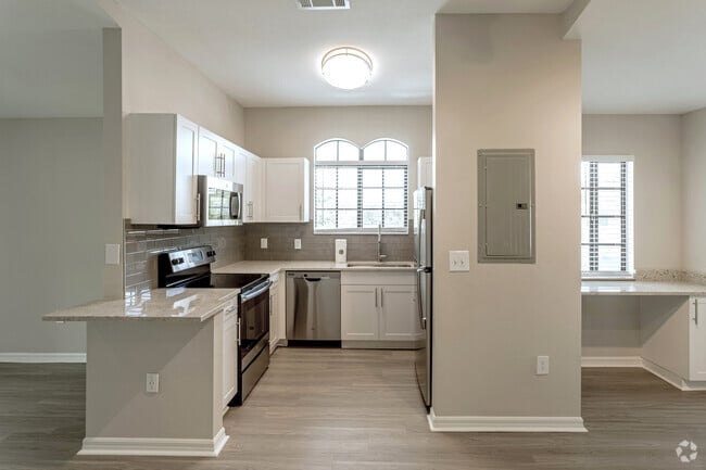 2BR,2BA - The Doral