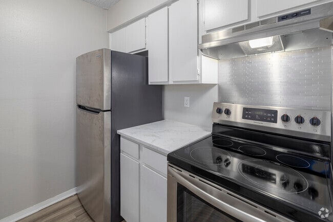 1BR, 1BA - Kitchen