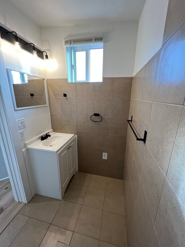 Photo - 7342 N 38th Dr Unidad 1
