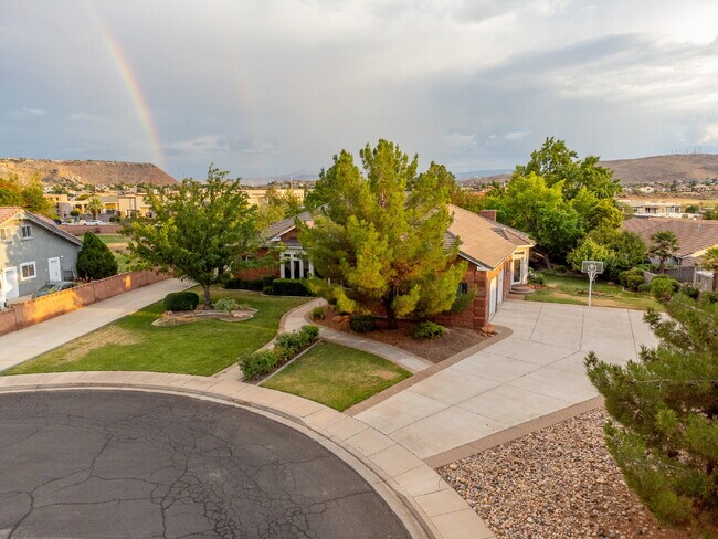 Photo - "Spacious 4-Bedroom, 4.5 Bathroom 4792 sq. ft. Retreat with Scenic Views and Cozy Fireplace in St...