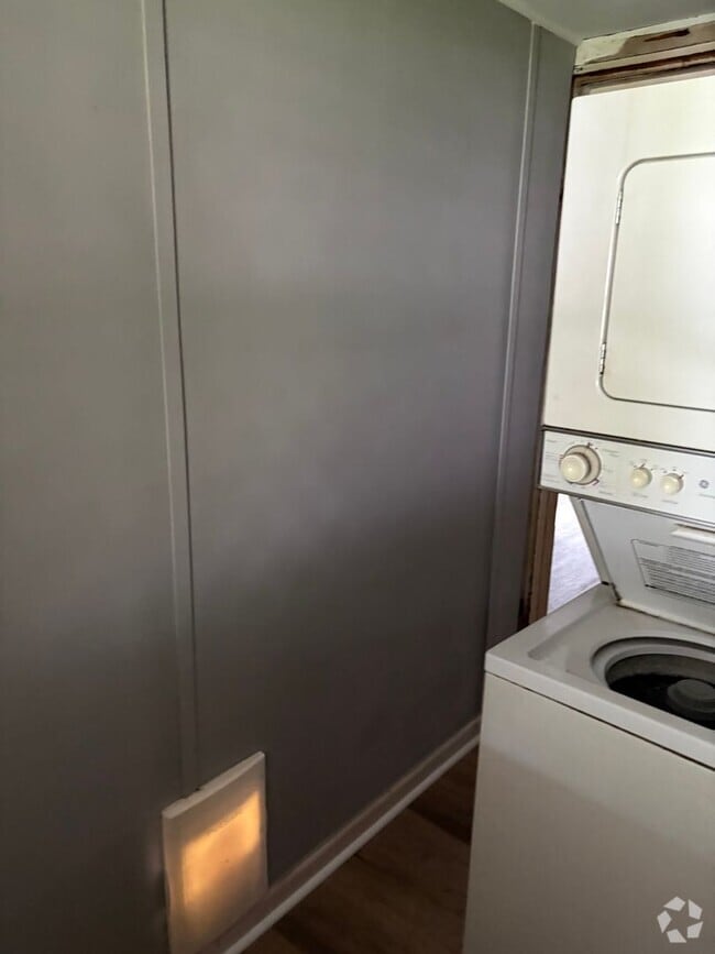 Building Photo - COMING SOON! - 2 Bed 1 Bath - Mechanicsbur... Rental