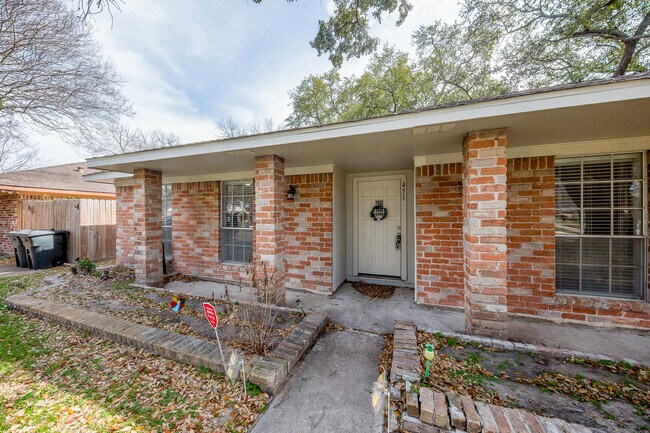 Photo - 451 Gentilly Dr