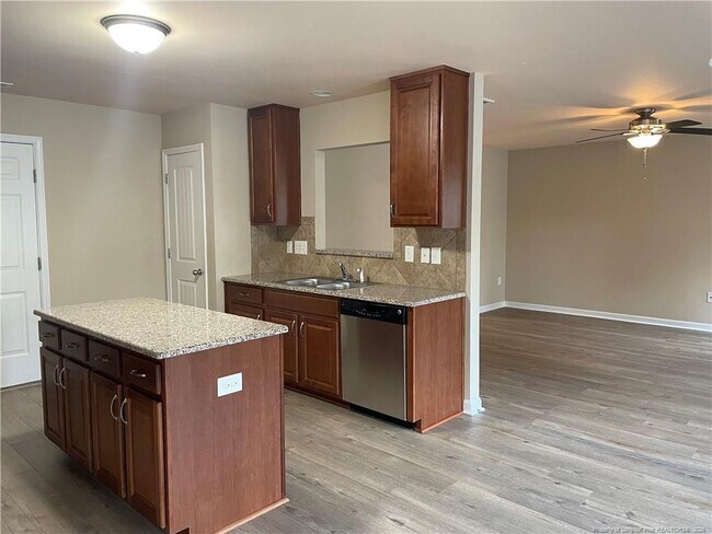 Photo - 42 Expedition Dr