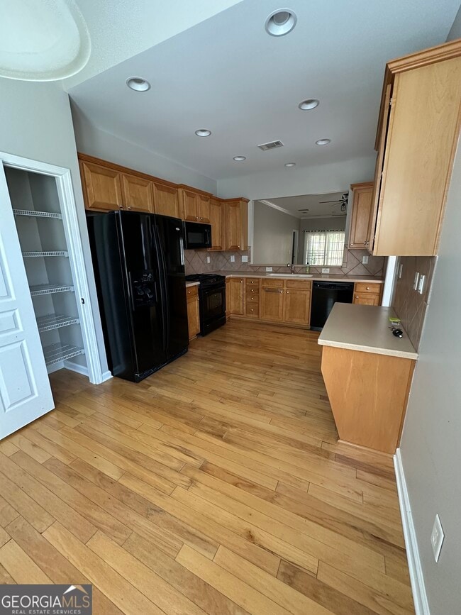 Photo - 111 Magic Lily Dr