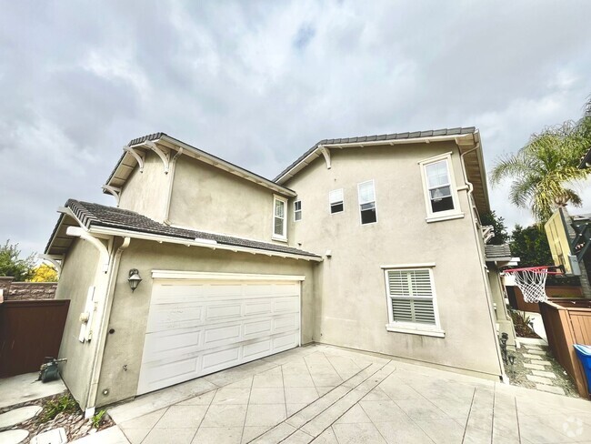 Building Photo - Beautiful 4B 3BA Home in Otay Ranch w/ AC!