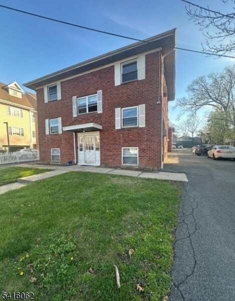 Photo - 93 Centre St