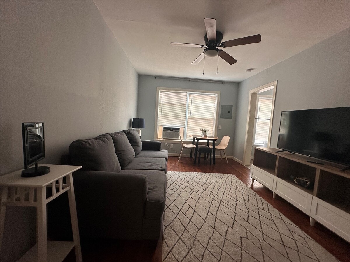 Photo - 4302 Polk St Unit 8