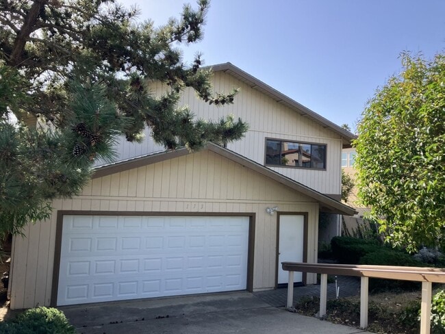 Photo - 173 Birch Ave Unit A