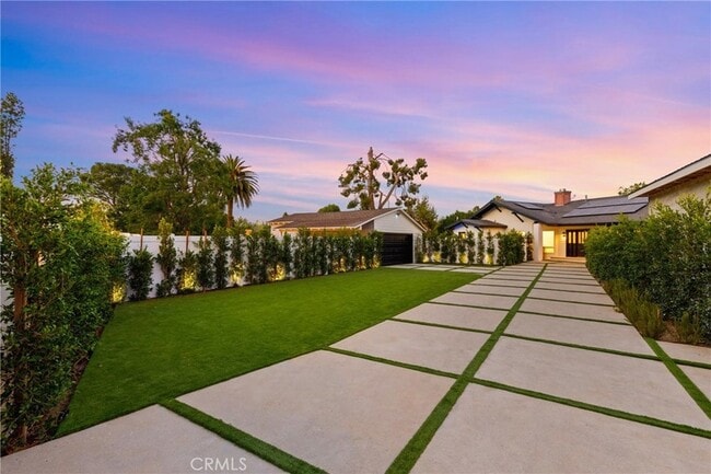 Photo - 6016 Woodlake Ave