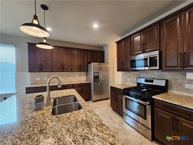 Photo - 352 Lillianite