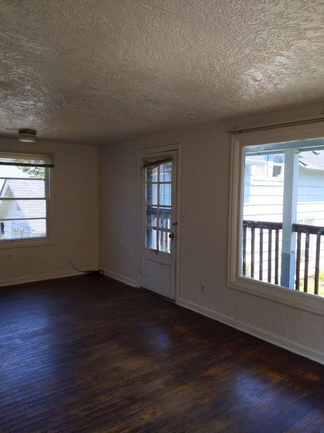 Photo - 1566 1/2 Mill St. Unidad 01