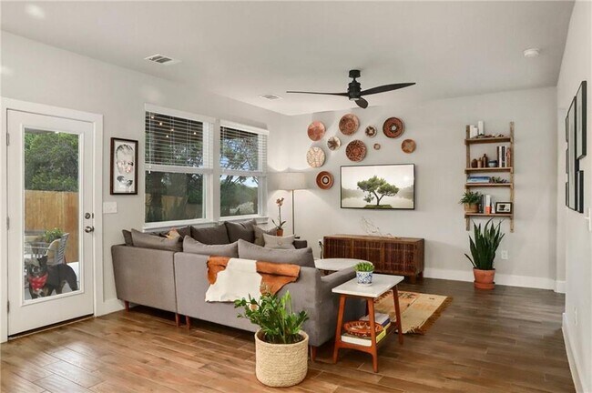 Photo - 7415 Wallach St