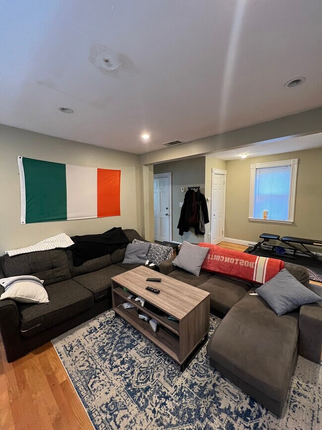 Photo - 735 Somerville Ave Unit 3