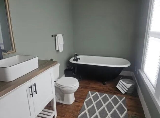 Photo - 719 S Market St