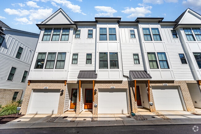 Building Photo - 608 Old Dominion Dr Rental