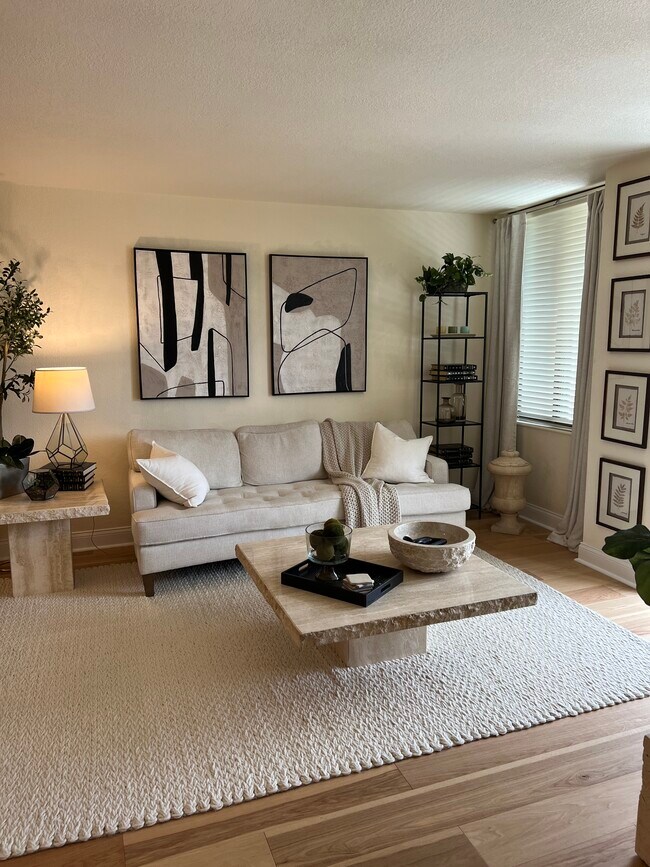 Photo - 400 E Colonial Dr Unit 310