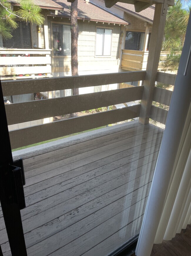 Wallace Woods Apartments Costa Mesa, CA