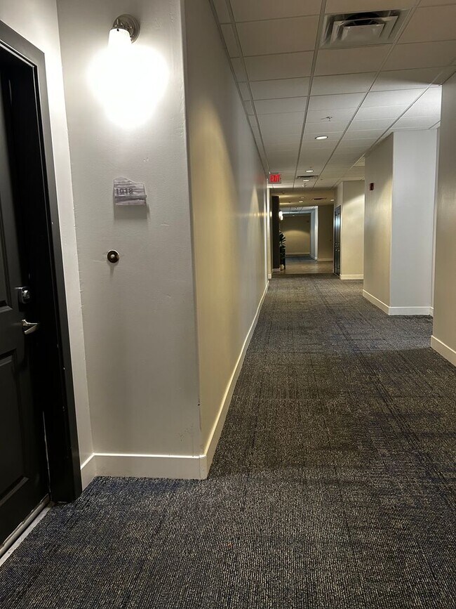 Photo - Tempe Rental Gated Community – Luxury Cond...