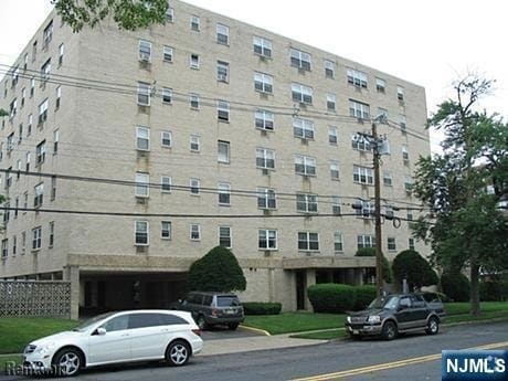 Building Photo - 211 Johnson Ave Rental
