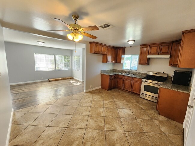 Photo - 7910 Nagle Ave