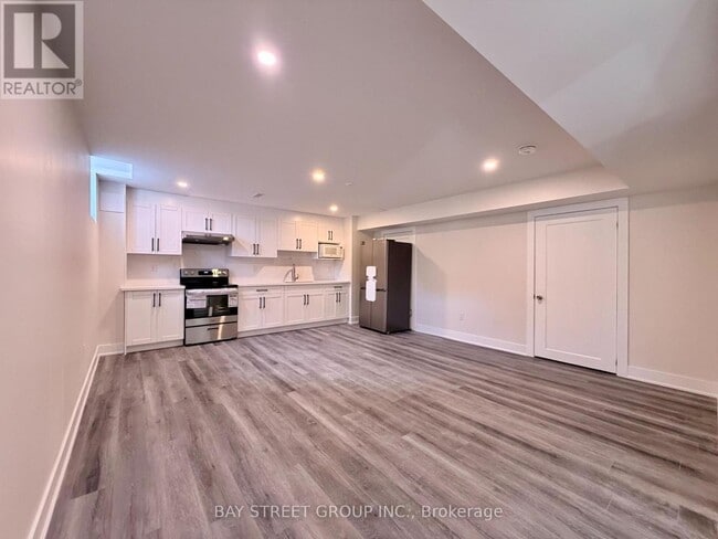 Photo - 1 Kenneth Ross Bnd