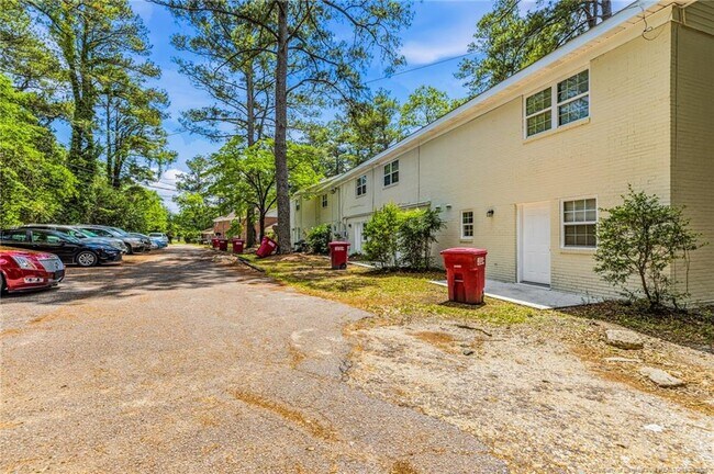 2326 Barrington Cir