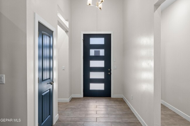 Photo - 13268 Coldham St