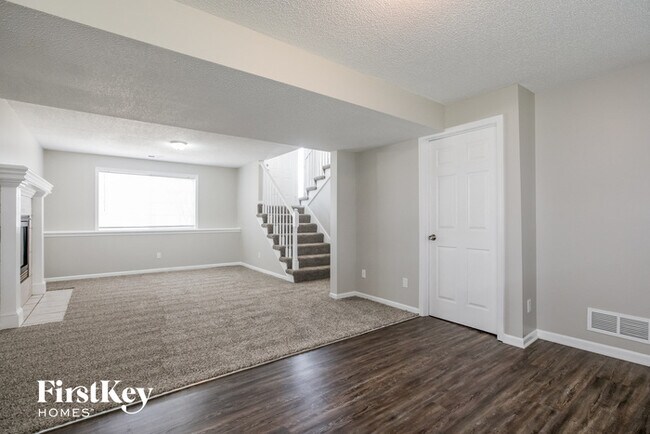 Photo - 16411 Slater Ave