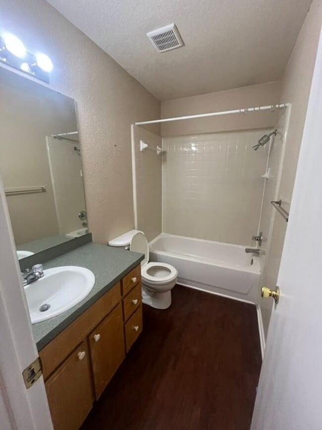 Photo - 4411 Abigail Dr Unit B