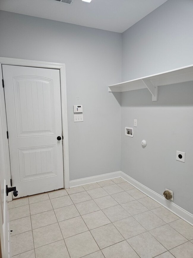 Photo - NEW LISTING!!!