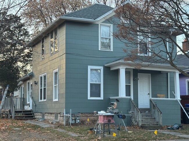 Photo - 1005 N State St Unit Lower