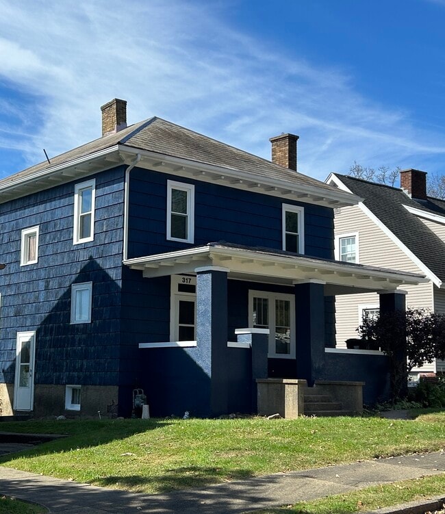 Photo - 317 N High St
