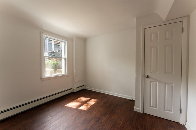 Photo - 6708 Columbia Ave Unidad 1