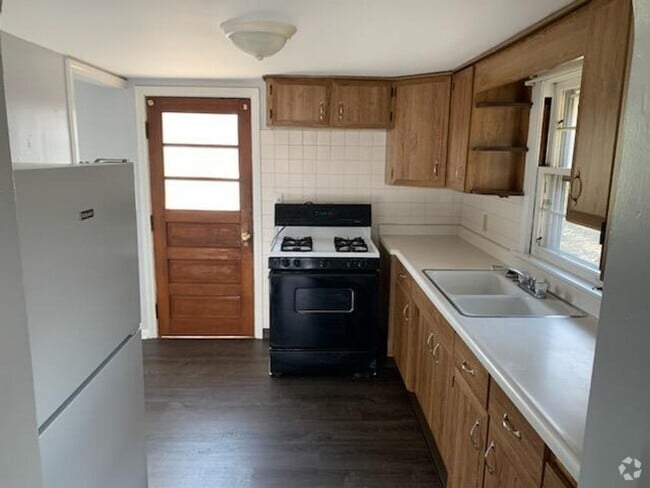 Building Photo - 3 Bedroom House for Rent