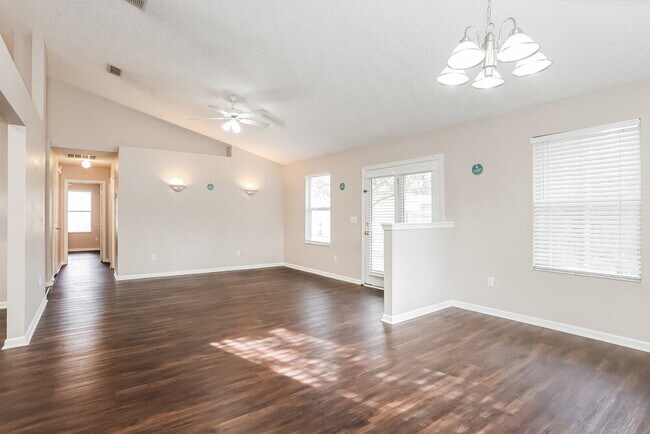 Photo - 3410 Guernsey Ct