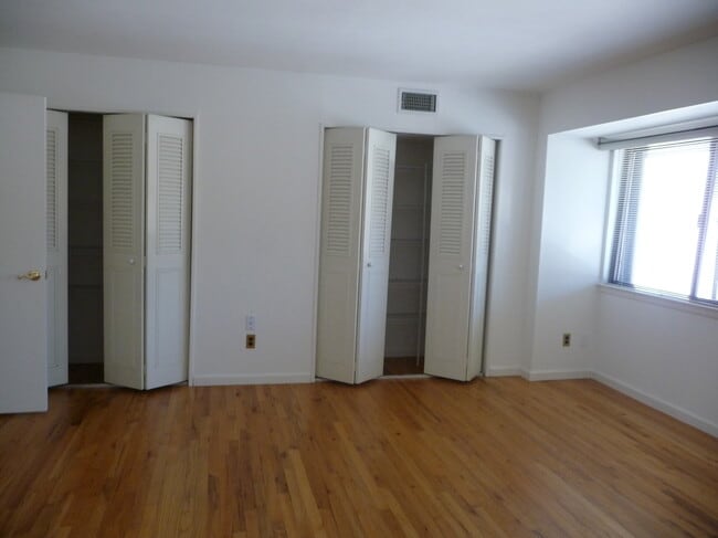 Photo - 160 Mead Ave