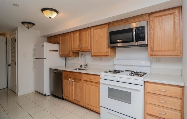 Photo - 240 Franklin St Unit B2