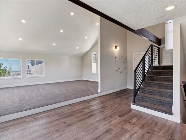 Photo - North Salt Lake Amazing 6 bed 3.5 bath family home