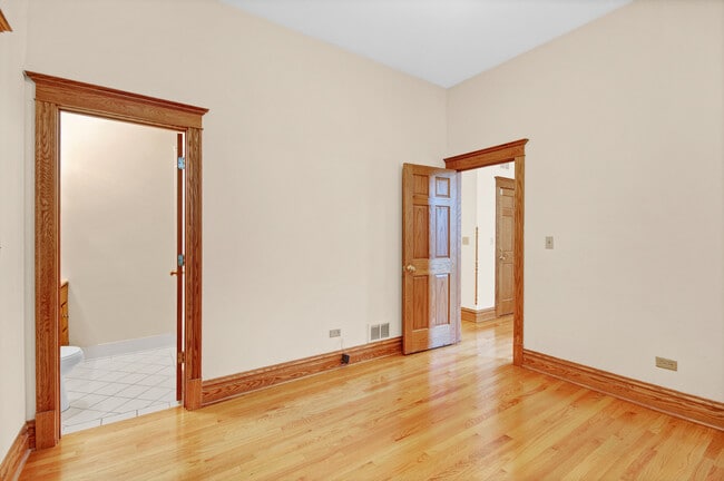 Photo - 1238 N Noble St Unit 3