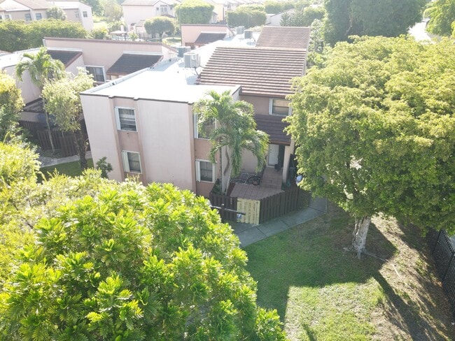 Building Photo - 445 W Park Dr Unit 203